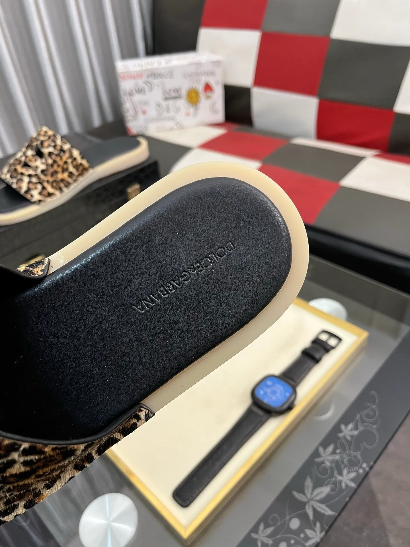 Men's Men's Shoes 💰340⌚️⌚️ (DG) The latest casual slippers are fashionable and versatile, and can add luster to various looks. Create an exquisite design with unique dynamic vitality and modern atmosphere, showing modern elegance. Size: 38-442️⃣Colors available